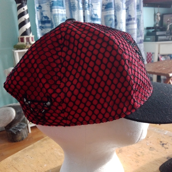 Chicago Bulls Adjustable Hat Red Black Mesh Netting NBA - Picture 2 of 6